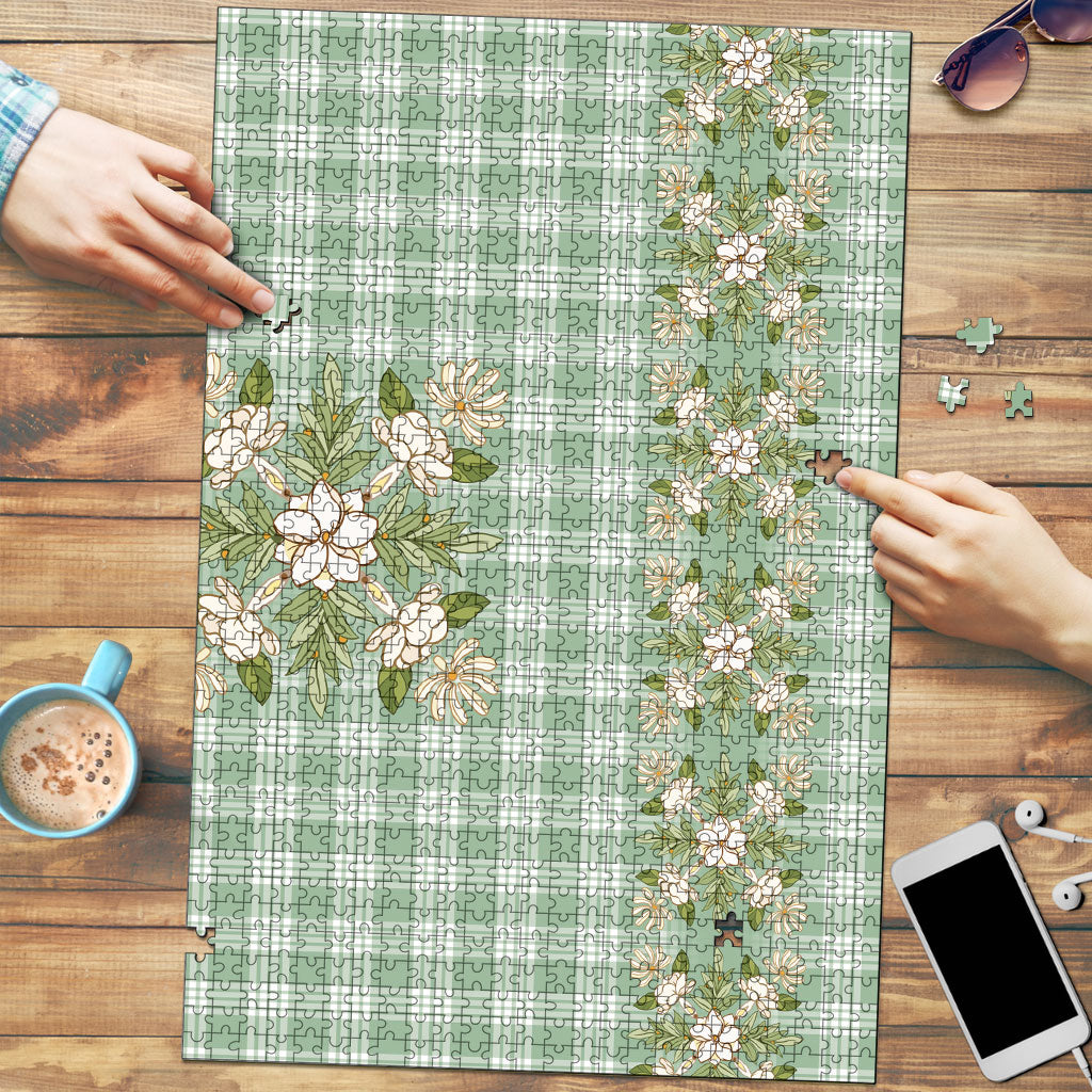 Liko Kukui Hawai'i Palaka Squares Maile Leaf Puzzle Flowers Hawaiian Quilt Patterns LT9 Sage Green - Polynesian Pride