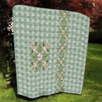 Liko Kukui Hawai'i Palaka Squares Maile Leaf Quilt Flowers Hawaiian Quilt Patterns LT9 - Polynesian Pride