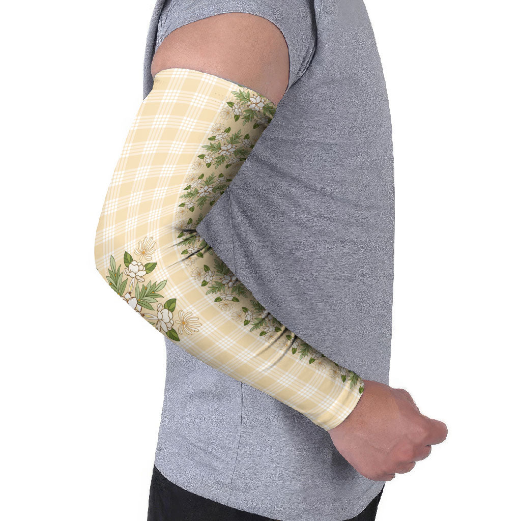 Melemele Ahiahia Hawai'i Palaka Squares Maile Leaf Arm Sleeves Flowers Hawaiian Quilt Patterns LT9 - Polynesian Pride
