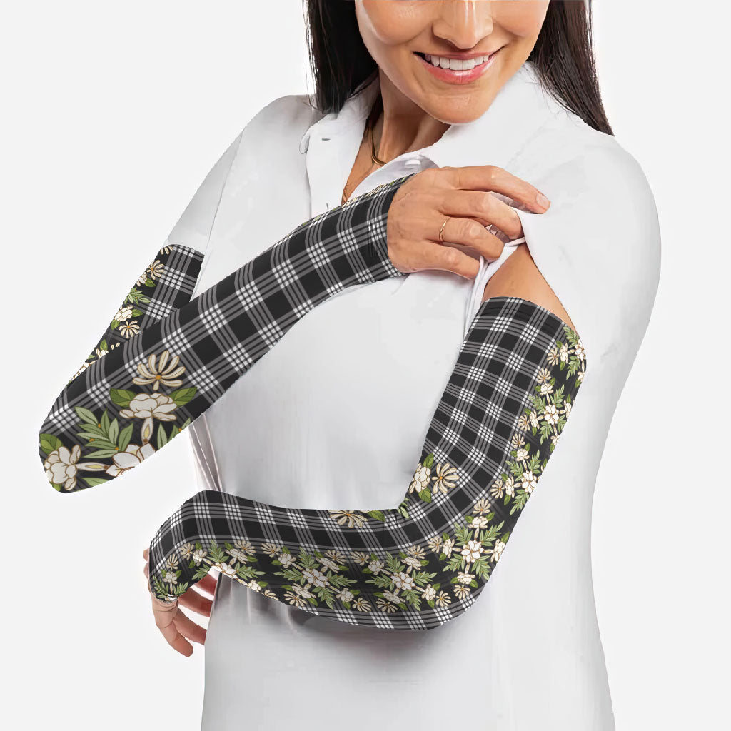 Pauli Hawai'i Palaka Squares Maile Leaf Arm Sleeves Flowers Hawaiian Quilt Patterns LT9 - Polynesian Pride