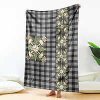 Pauli Hawai'i Palaka Squares Maile Leaf Blanket Flowers Hawaiian Quilt Patterns LT9 - Polynesian Pride