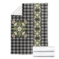 Pauli Hawai'i Palaka Squares Maile Leaf Blanket Flowers Hawaiian Quilt Patterns LT9 - Polynesian Pride