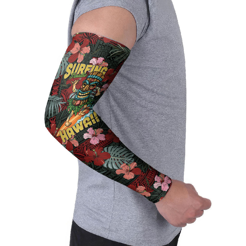 Hawaii Tiki Surfing Arm Sleeves Mele Kalikimaka i Iulai!