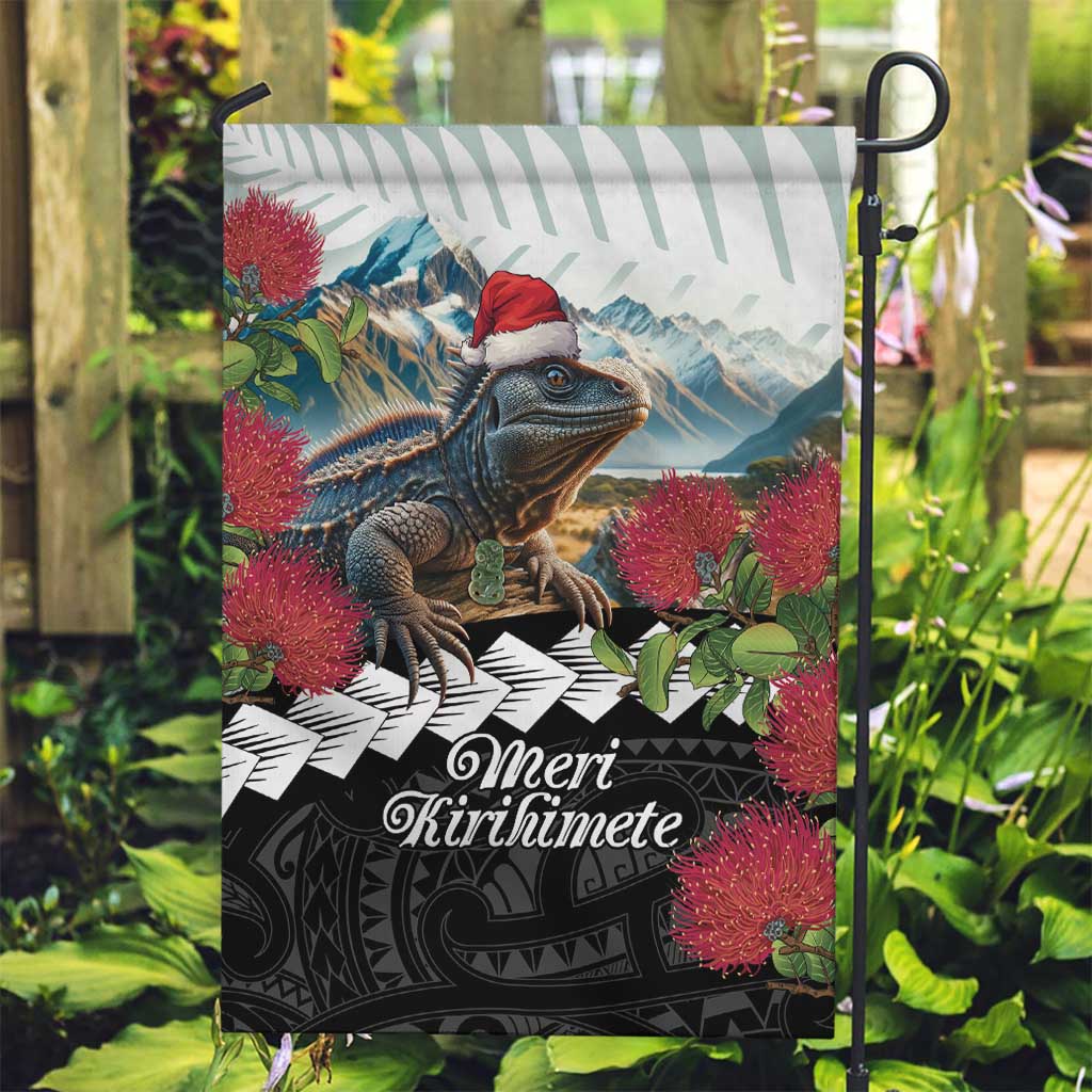 Meri Kirihimete Tuatara Garden Flag New Zealand Fern with Puhutukawa Flowers LT9 Garden Flag Green - Polynesian Pride
