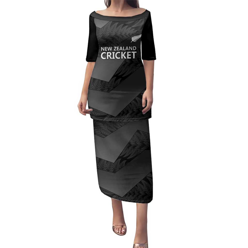 New Zealand Cricket Custom Family Matching Puletasi and Hawaiian Shirt Potae Pango Black Fern Pattern LT9 Mom's Dress Black - Polynesian Pride