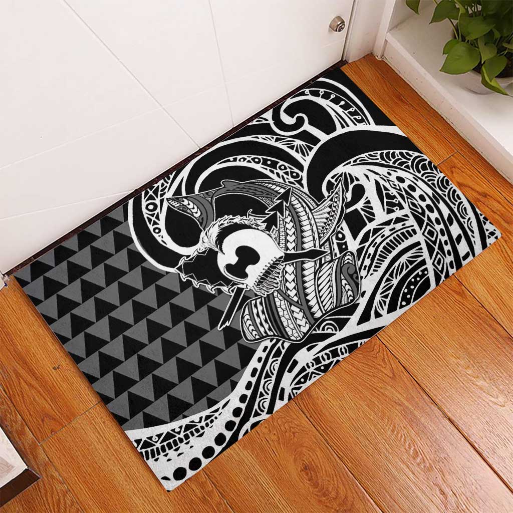 Koa Ikaika Warrior Helmet with Shark Rubber Doormat Black Kakau Style