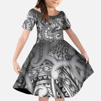 Aotearoa Maori Hei Tiki Family Matching Summer Maxi Dress and Hawaiian Shirt Kiwikiwi Kowhaiwhai Puhoro Motif LT9 Daughter's Dress Grey - Polynesian Pride