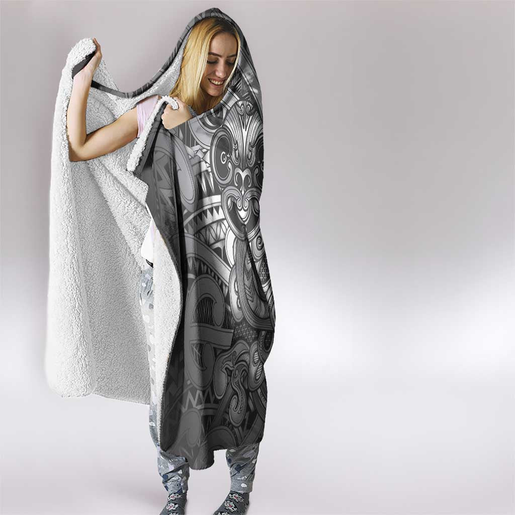 Aotearoa Maori Hei Tiki Hooded Blanket Kiwikiwi Kowhaiwhai Puhoro Motif LT9 - Polynesian Pride
