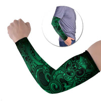 Aotearoa Maori Hei Tiki Arm Sleeves Kakariki Kowhaiwhai Puhoro Motif LT9 Set of 2 Green - Polynesian Pride