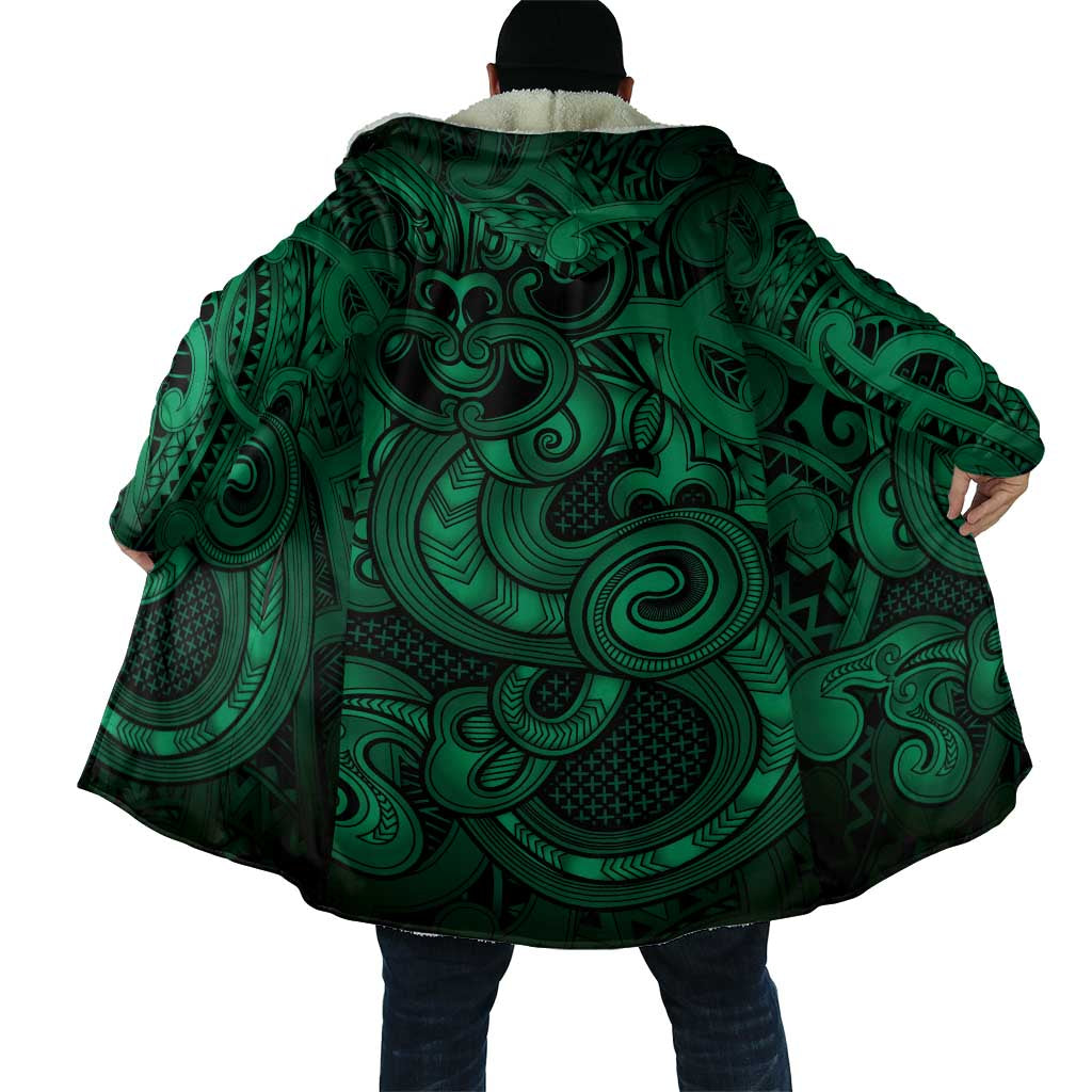 Aotearoa Maori Hei Tiki Cloak Kakariki Kowhaiwhai Puhoro Motif