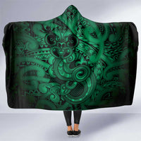Aotearoa Maori Hei Tiki Hooded Blanket Kakariki Kowhaiwhai Puhoro Motif LT9 One Size Green - Polynesian Pride