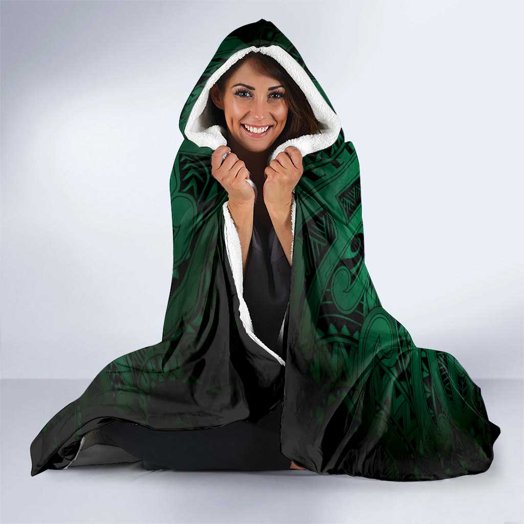 Aotearoa Maori Hei Tiki Hooded Blanket Kakariki Kowhaiwhai Puhoro Motif LT9 - Polynesian Pride