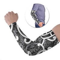 Aotearoa Maori Kowhaiwhai Arm Sleeves Kiwikiwi Puhoro and Patiki LT9 Set of 2 Grey - Polynesian Pride