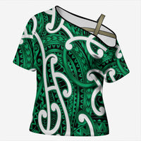Aotearoa Maori Kowhaiwhai Cross Shoulder Shirt Kakariki Puhoro and Patiki