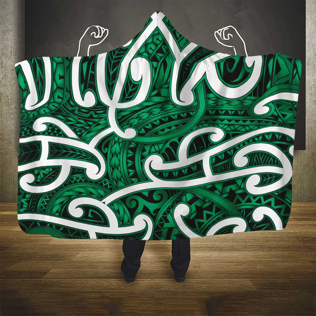 Aotearoa Maori Kowhaiwhai Hooded Blanket Kakariki Puhoro and Patiki LT9 - Polynesian Pride