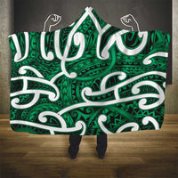 Aotearoa Maori Kowhaiwhai Hooded Blanket Kakariki Puhoro and Patiki LT9 - Polynesian Pride