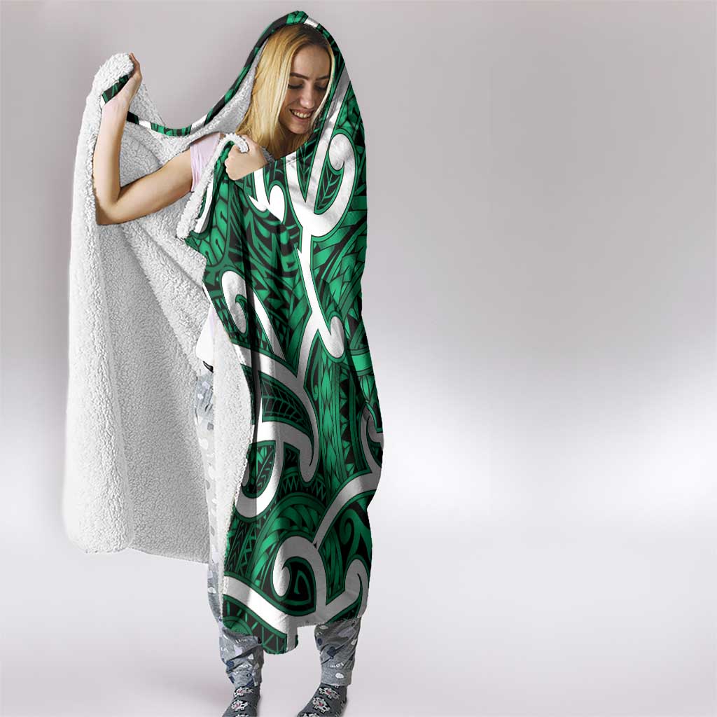 Aotearoa Maori Kowhaiwhai Hooded Blanket Kakariki Puhoro and Patiki LT9 - Polynesian Pride