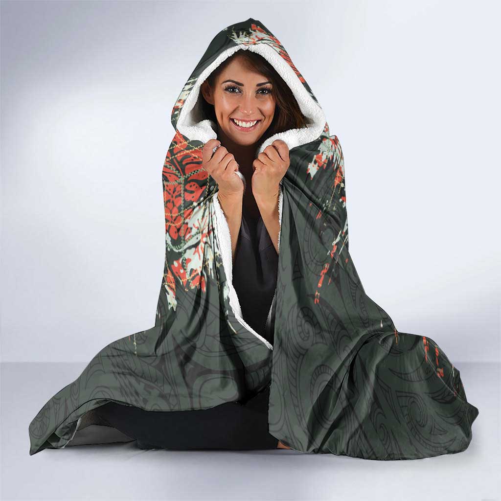 Hawaii Tartan With Hibiscus Hooded Blanket Polynesian Pattern Vintage