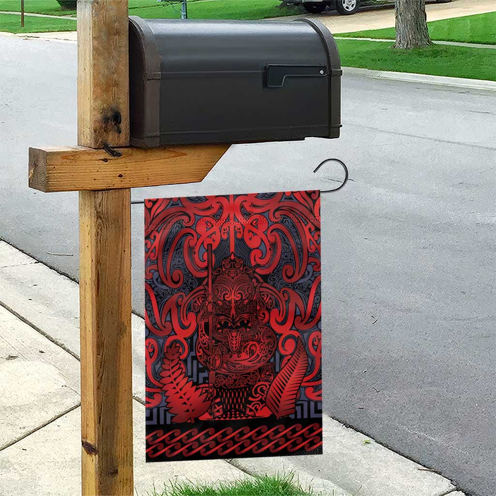 New Zealand Taiaha Maori Garden Flag Whero Minimalist Silver Fern Tukutuku Motif