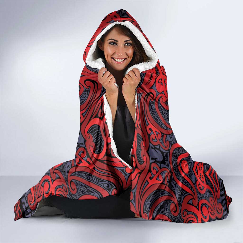 New Zealand Taiaha Maori Hooded Blanket Whero Minimalist Silver Fern Tukutuku Motif LT9 - Polynesian Pride