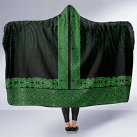 New Zealand Maori Kowhaiwhai Hooded Blanket Kakariki Maui and Mangopare LT9 One Size Green - Polynesian Pride