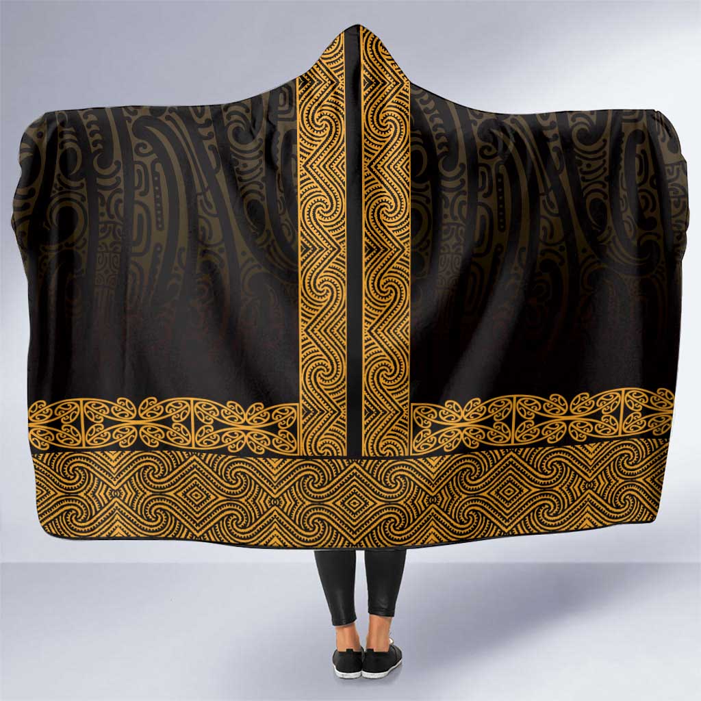 New Zealand Maori Kowhaiwhai Hooded Blanket Karaka Maui and Mangopare LT9 One Size Gold - Polynesian Pride