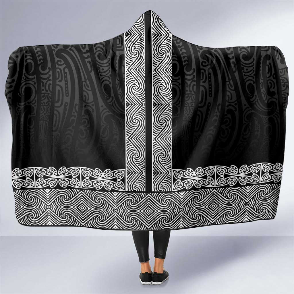 New Zealand Maori Kowhaiwhai Hooded Blanket Pango Maui and Mangopare LT9 One Size Black - Polynesian Pride