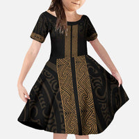 New Zealand Maori Kowhaiwhai Family Matching Off Shoulder Maxi Dress and Hawaiian Shirt Parauri Maui and Mangopare LT9 Daughter's Dress Brown - Polynesian Pride