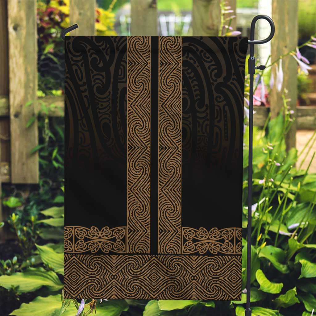 New Zealand Maori Kowhaiwhai Garden Flag Parauri Maui and Mangopare LT9 Garden Flag Brown - Polynesian Pride