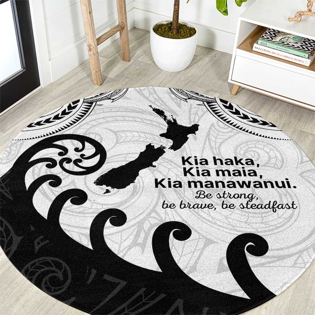 Kia Haka Maori language Round Carpet Te Reo Maori Inspired Art LT9 white - Polynesian Pride