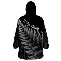 New Zealand Te Reo Mori Wearable Blanket Hoodie Simple Black Fern LT9 - Polynesian Pride