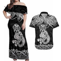 Te Reo Maori Tiki Inspired Art Couples Matching Off Shoulder Maxi Dress and Hawaiian Shirt LT9 Black - Polynesian Pride