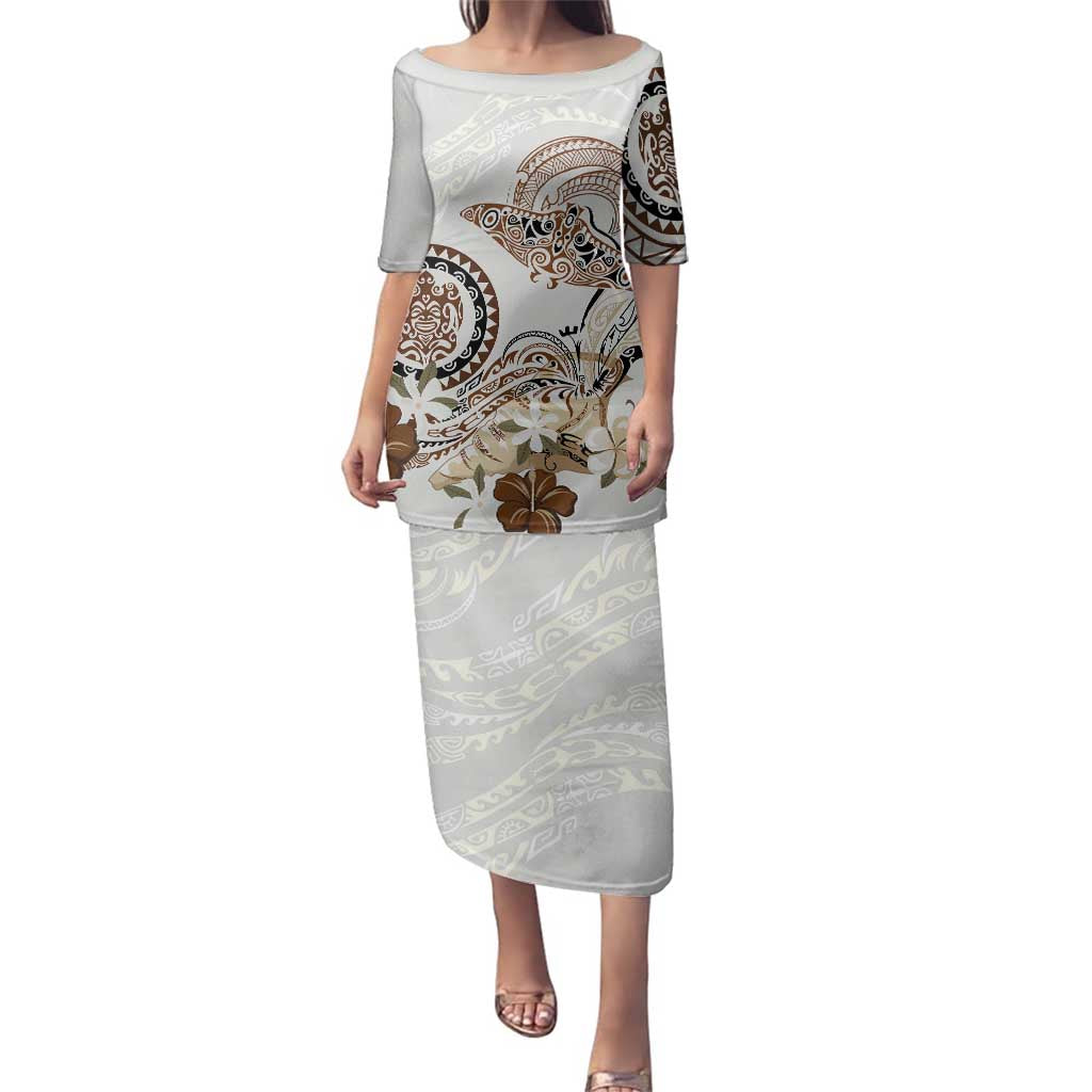 Polynesian Manta Ray Family Matching Puletasi and Hawaiian Shirt Beige Floral Turtle Tattoo LT9 Mom's Dress Beige - Polynesian Pride