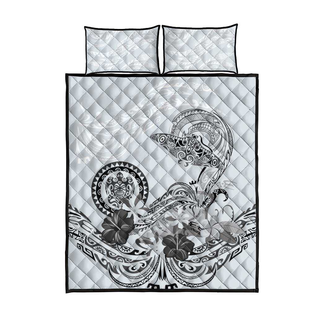 Polynesian Manta Ray Quilt Bed Set Gray Floral Turtle Tattoo - Polynesian Pride