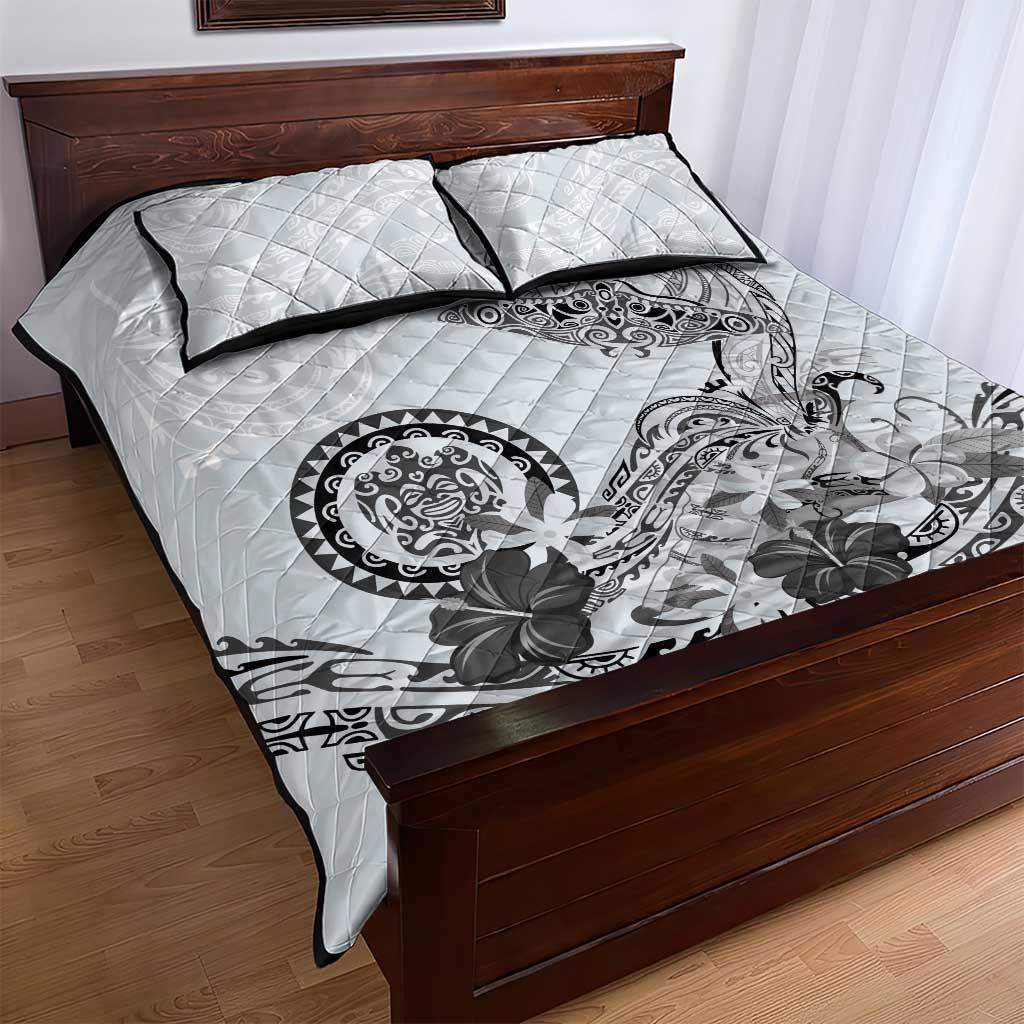 Polynesian Manta Ray Quilt Bed Set Gray Floral Turtle Tattoo - Polynesian Pride