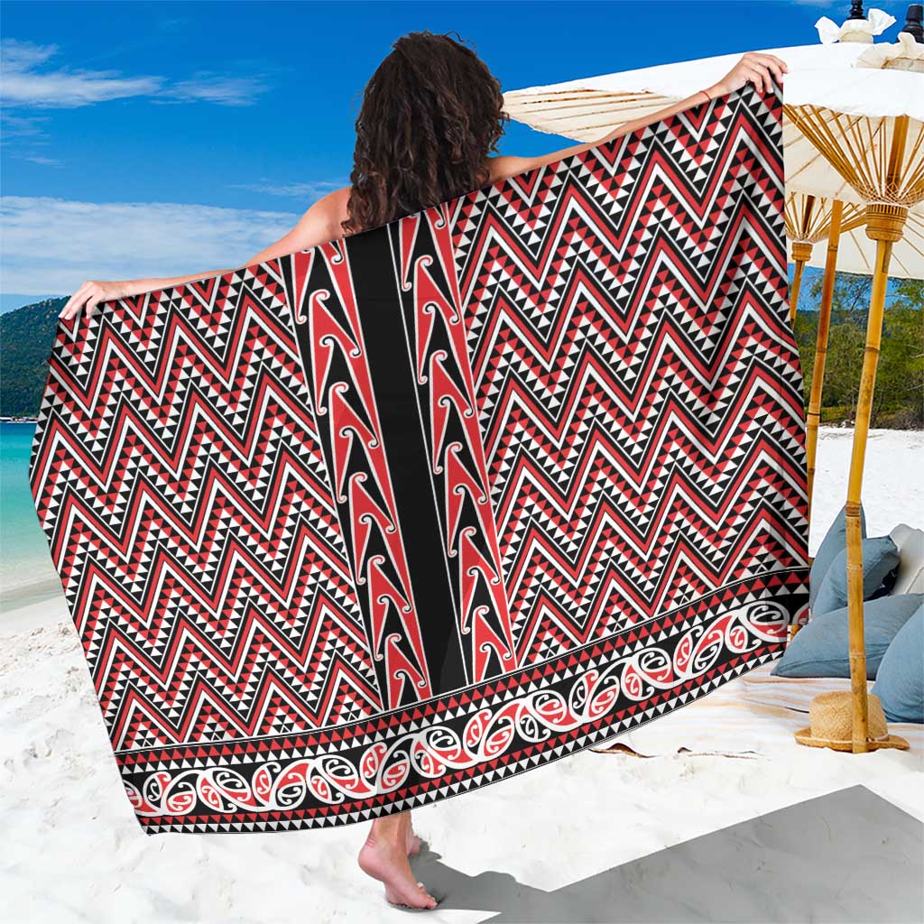 New Zealand Maori Niho Taniwha Sarong Whero Mangopare and Puhoro Pattern