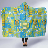 Tuvalu Manuia te Kilisimasi Hooded Blanket Pacific Patchwork Xmas Vibes LT9 One Size Green - Polynesian Pride