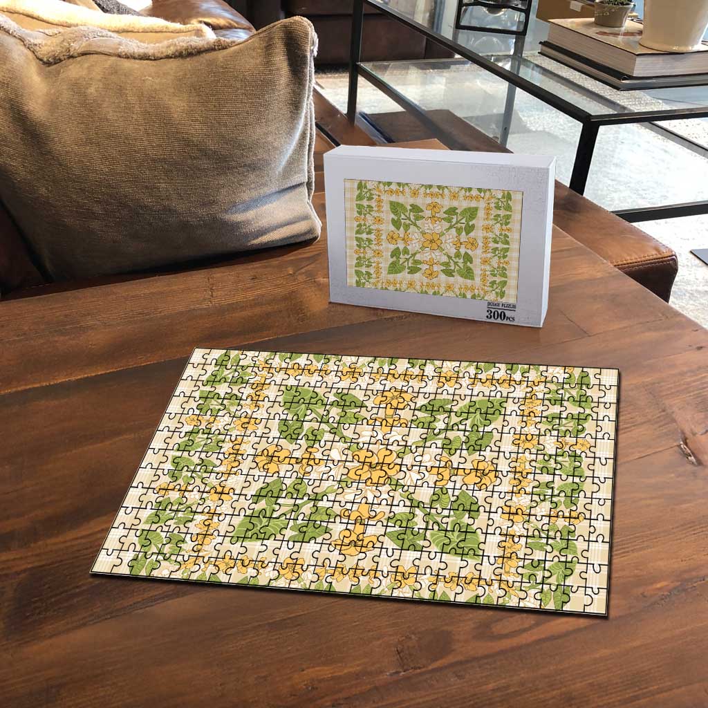 Squares Puakenikeni and Kalo Puzzle Beige Palaka Hawaiian Quilt Pattern - Polynesian Pride