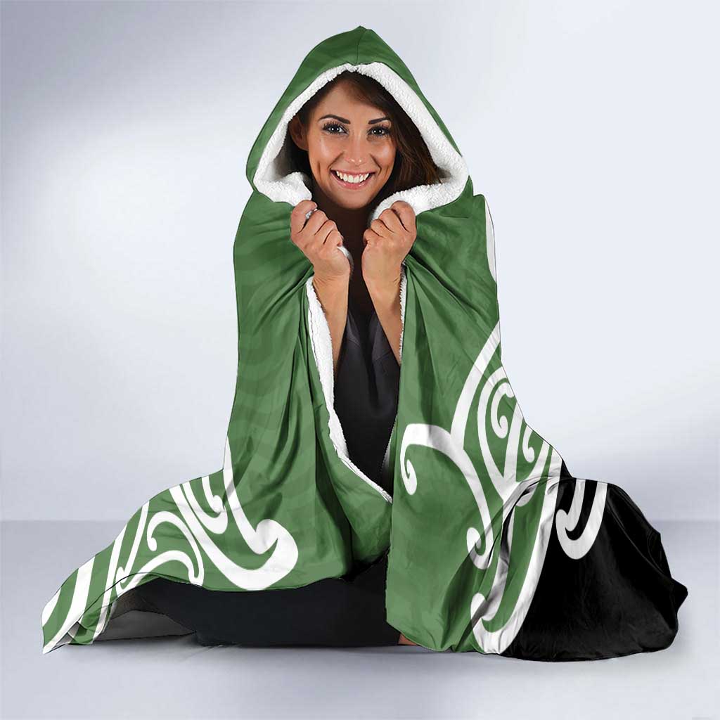 Green Fern New Zealand Kowhai Ngutukak Hooded Blanket LT9 - Polynesian Pride