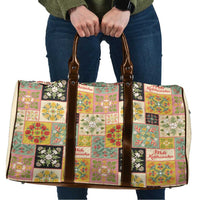 Mele Kalikimaka Hawaii Christmas Travel Bag Melemele Mama Seamless Floral Motif LT9 Beige - Polynesian Pride