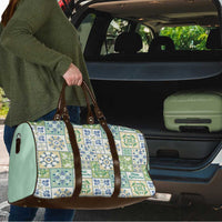 Mele Kalikimaka Hawaii Christmas Travel Bag Omaomao Seamless Floral Motif LT9 - Polynesian Pride