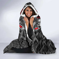Black Aotearoa Taniko Motif Hooded Blanket Vintage Maori New Zealand Tribal Art Pattern LT9 - Polynesian Pride