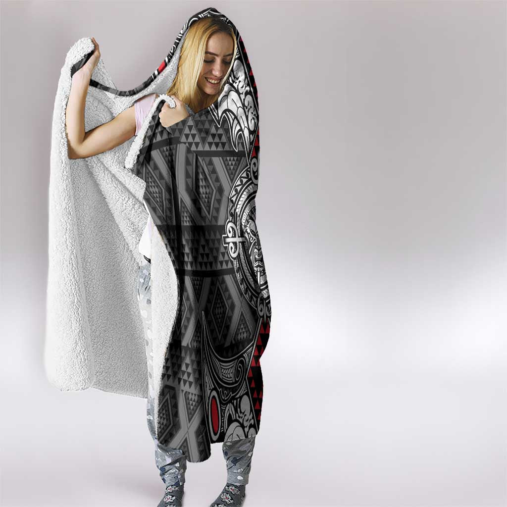 Black Aotearoa Taniko Motif Hooded Blanket Vintage Maori New Zealand Tribal Art Pattern LT9 - Polynesian Pride