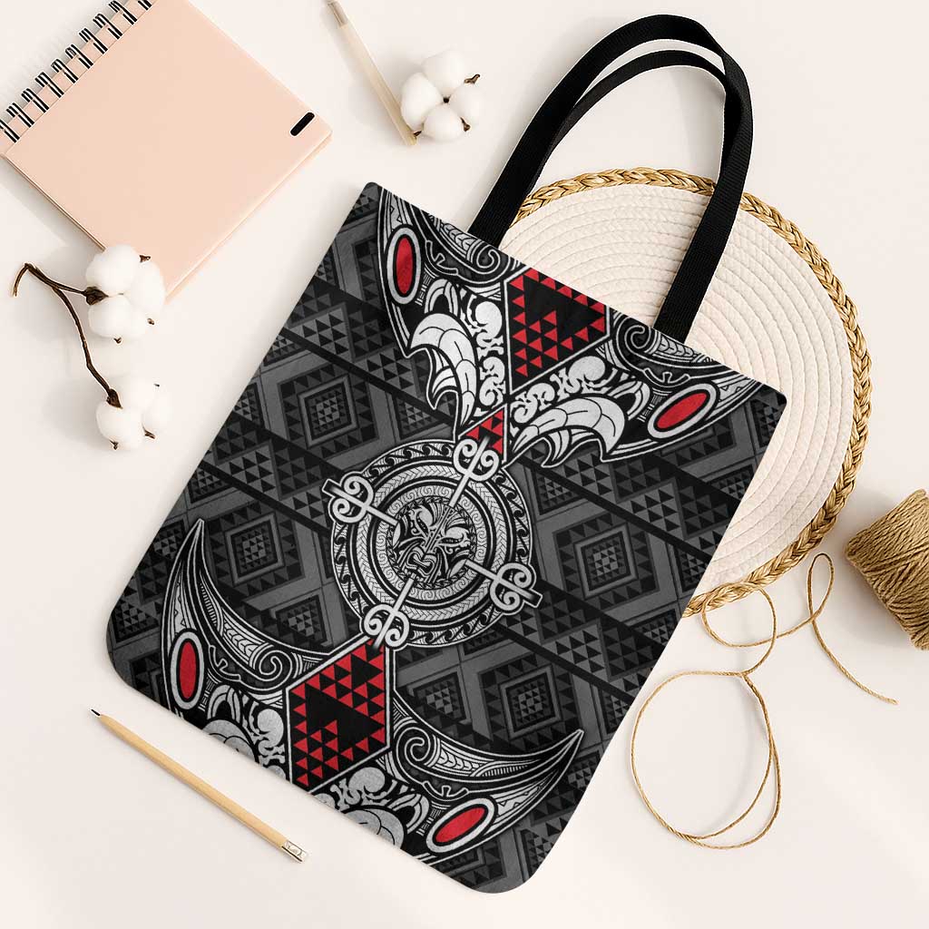 Black Aotearoa Taniko Motif Tote Bag Vintage Maori New Zealand Tribal Art Pattern LT9 Black Strap One Size Black - Polynesian Pride