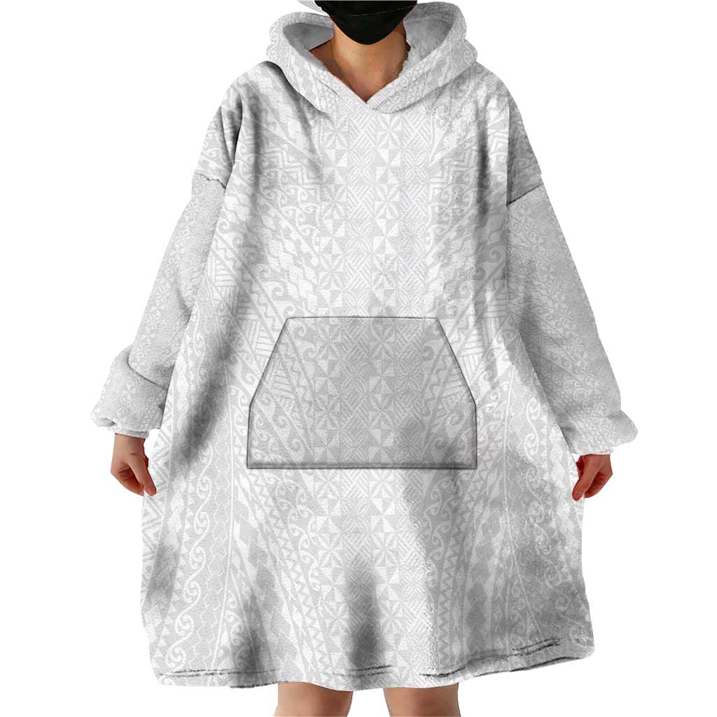 Lotu Tamaiti White Tongan Ngatu Wearable Blanket Hoodie Polynesian Tribal Fonulei Pattern LT9 - Polynesian Pride