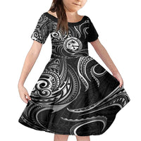 Polynesian Guam Coat of Arms Family Matching Off Shoulder Maxi Dress and Hawaiian Shirt Polynesian Tribal Tattoo Black Version LT9 Daughter's Dress Black - Polynesian Pride