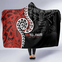 Honour The Treaty New Zealand Hooded Blanket Toitu Te Tiriti Ake!Ake!Ake! LT9 One Size Black - Polynesian Pride