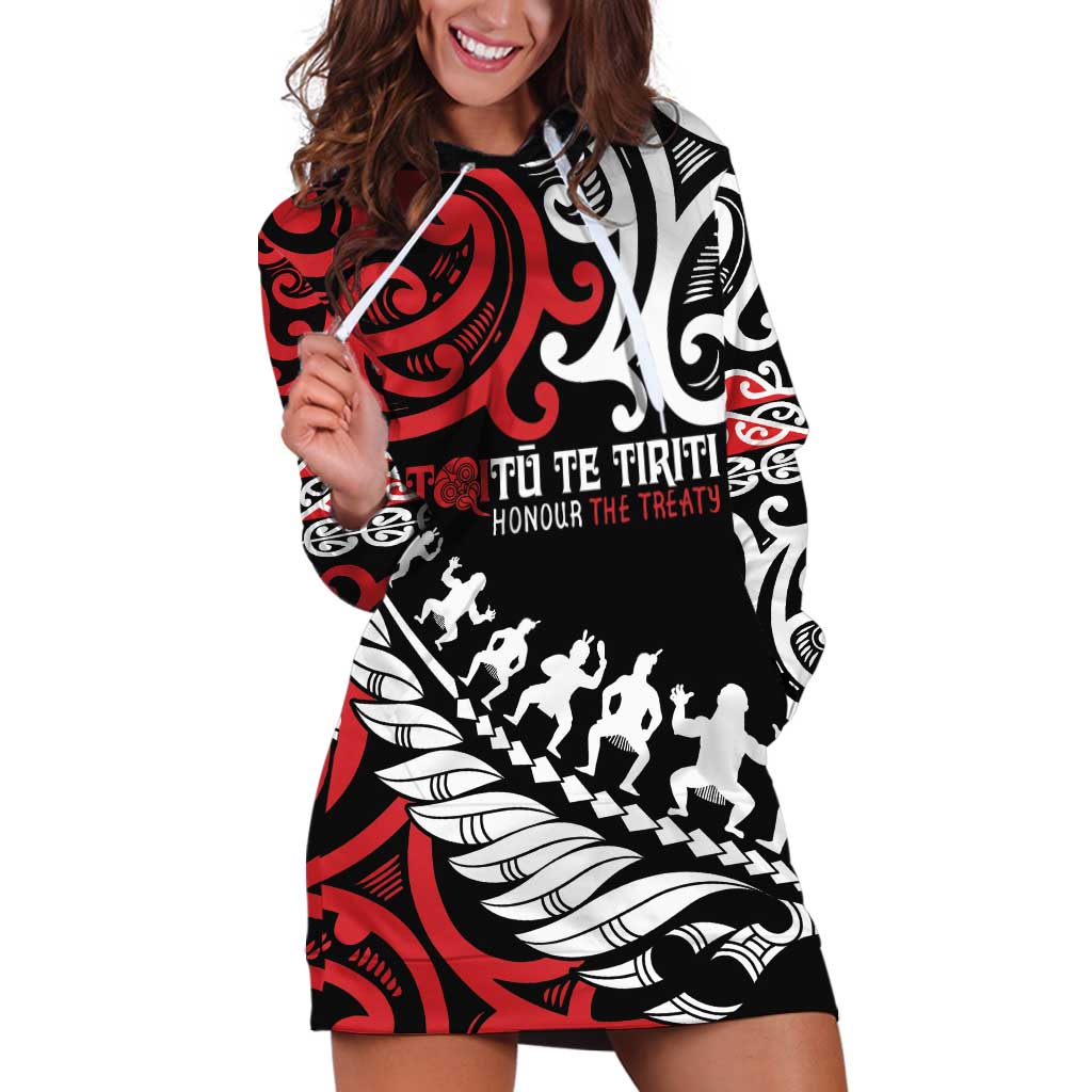 Honour The Treaty New Zealand Personalised Hoodie Dress Toitu Te Tiriti Half Fern with Haka dance LT9 Black - Polynesian Pride