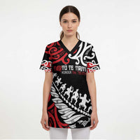 Honour The Treaty New Zealand Personalised Scrub Top Toitu Te Tiriti Half Fern Haka Dance LT9 - Polynesian Pride