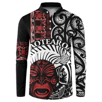 Honour The Treaty New Zealand Personalised Button Sweatshirt Toitu Te Tiriti Indigenous Maori Face LT9 Black - Polynesian Pride